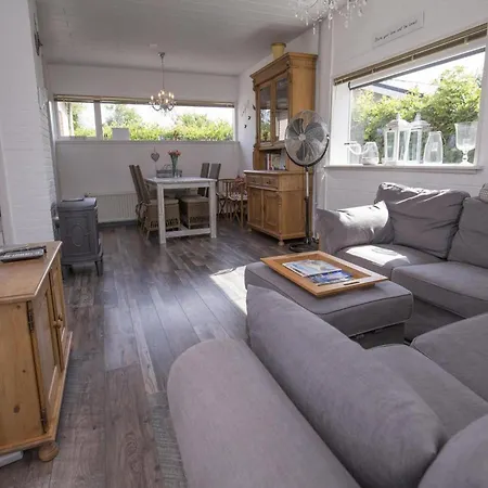 With Veranda, 6 People