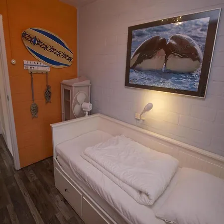 With Veranda, 6 People