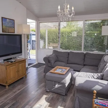 With Veranda, 6 People