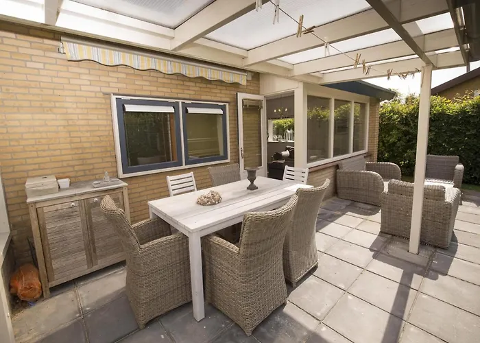 With Veranda, 6 People Feriehus Sint Maartensvlotbrug