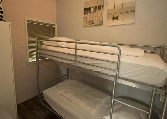 With Veranda, 6 People