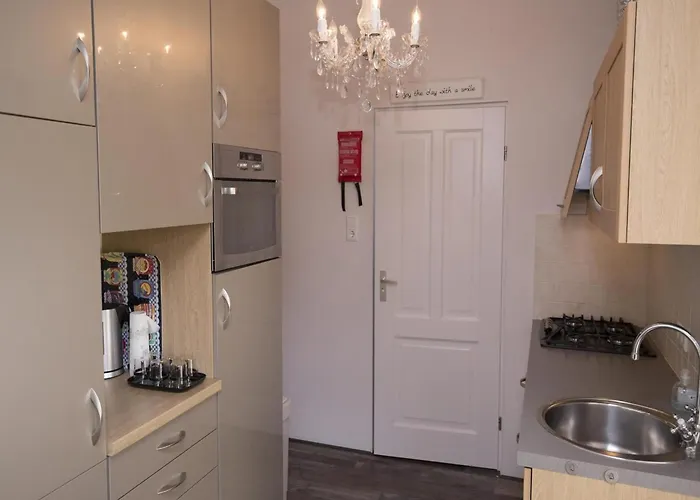 With Veranda, 6 People Feriehus Sint Maartensvlotbrug