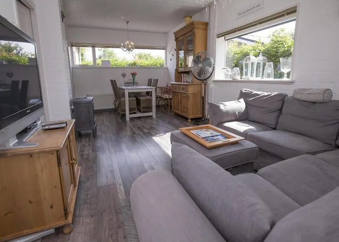 With Veranda, 6 People