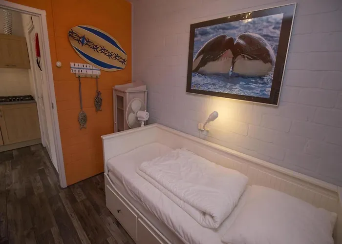 With Veranda, 6 People