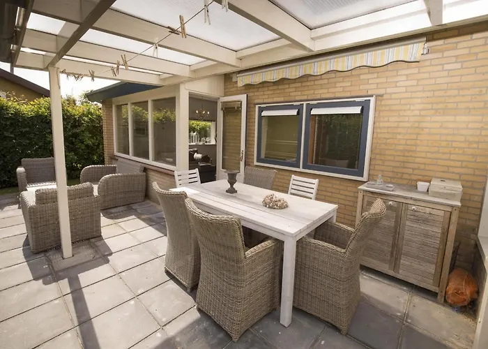 With Veranda, 6 People Feriehus